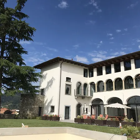 Podere Castel Merlo 4*