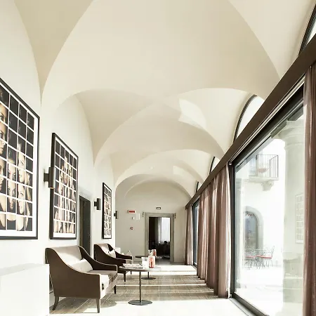 Resort Podere Castel Merlo 4*